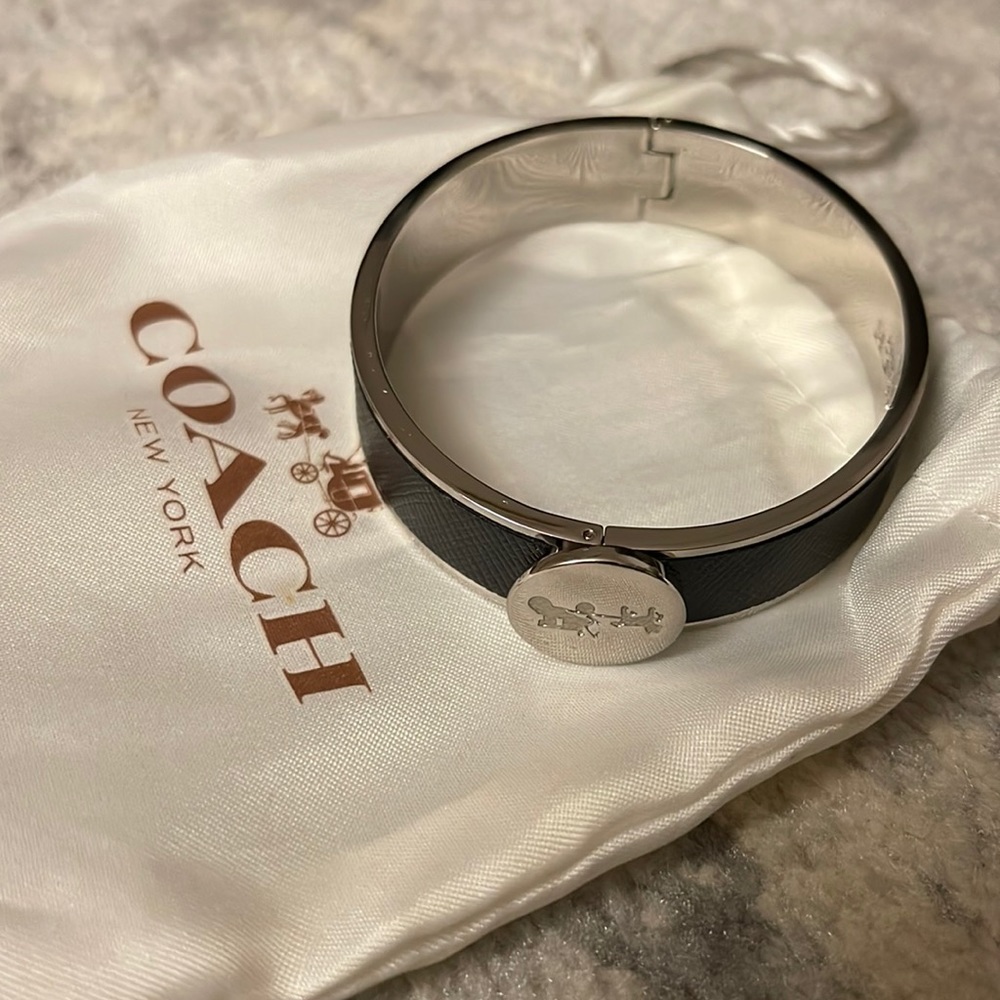 NEW coach bangle in black